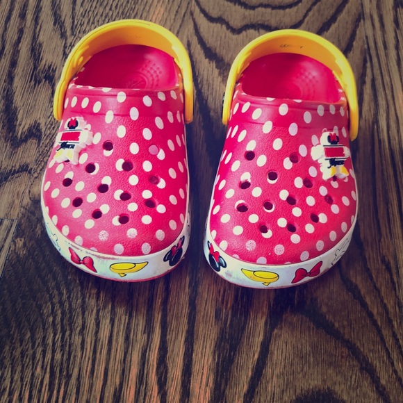 minnie light up crocs